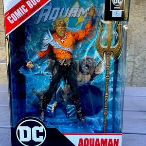 DC Direct Page Punchers Aquaman 7in Action Figure with Aquaman Comic